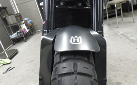 HUSQVARNA SVARTPILEN 125 2021