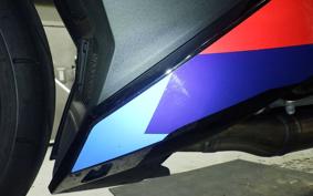 BMW M1000R 2024