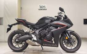 HONDA CBR650R E-Clutch 2025 RH17