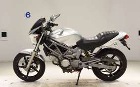 HONDA VTR 250 2023 MC33