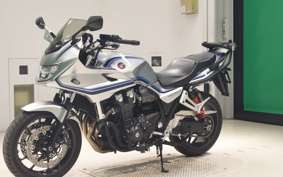 HONDA CB1300SB SUPER BOLDOR 2023 SC54