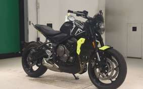 TRIUMPH TRIDENT 660 2023