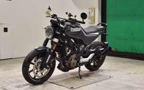 HUSQVARNA SVARTPILEN 250
