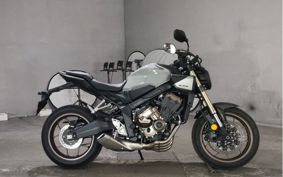 HONDA CB650R E-Clutch 2025 RH17
