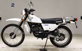 SUZUKI TS185 2015