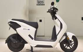 HONDA EM1 e: 2001 EF16