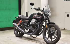 MOTO GUZZI V7 STONE 2023