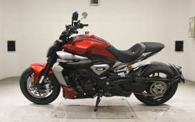 DUCATI XディアベルV4 2025