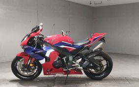 HONDA CBR1000RR R 2020 SC82