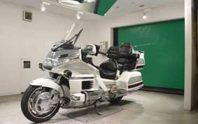 HONDA GL1500 GOLD WING SE 2000 SC22