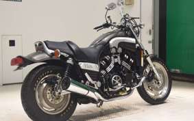 YAMAHA VMAX 2000