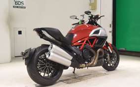 DUCATI DIAVEL 2011