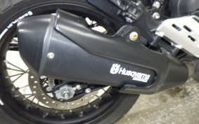 HUSQVARNA SVARTPILEN 401 2021