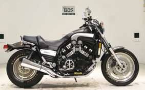 YAMAHA VMAX 2000