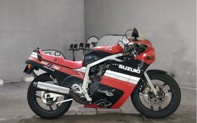 SUZUKI GSX-R750 1985 GR71F