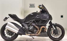 DUCATI DIAVEL 2012