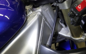 YAMAHA YZF-R1 2001