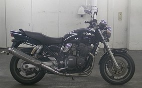 SUZUKI INAZUMA 750 (GSX750) 1998 AE111