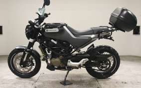 HUSQVARNA SVARTPILEN 125 2021