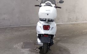 VESPA PRIMA BEIGE RA125 ..