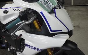 YAMAHA YZF-R1 2016