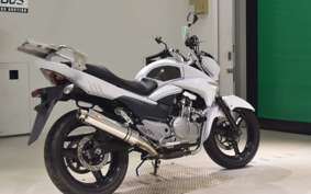 SUZUKI GSR250