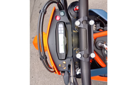 KTM 690 SMC R 2023 LSV40