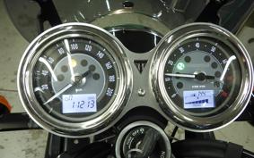 TRIUMPH BONNEVILLE T100 2023