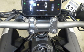 HONDA CB650R E-Clutch 2024 RH17