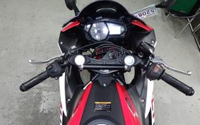 YAMAHA YZF-R25 A 2025 RG10J
