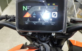 KTM 990 SUPER DUKE 2015