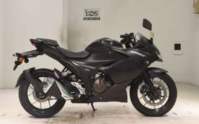 SUZUKI GIXXER 250 SF
