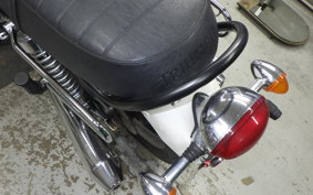 TRIUMPH BONNEVILLE 2010