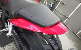 HONDA CBR650R E-Clutch 2025 RH17