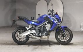 HONDA CB650F 2026 RC83