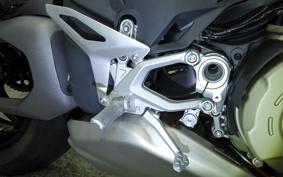 DUCATI STREETFIGHTER V4 S 2025