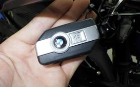 BMW M1000R 2024
