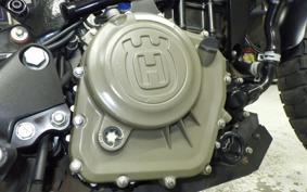 HUSQVARNA SVARTPILEN 250