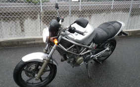 HONDA VTR 250 MC33