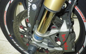 TRIUMPH DAYTONA 675 R 2015