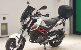 BENELLI TNT125