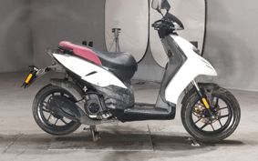 APRILIA SR MOTARD125 ..