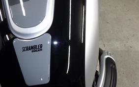 DUCATI SCRAMBLER ICON 2024