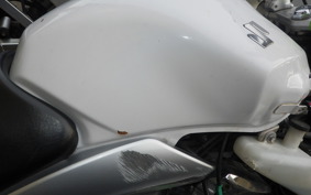 SUZUKI GSR250 2000