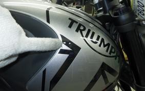 TRIUMPH TRIDENT 660 2022
