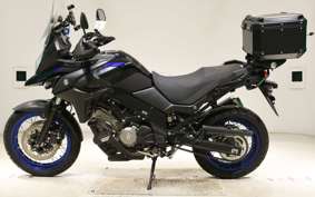SUZUKI DL650 ( V-Strom 650 ) XTA 2023 C733M