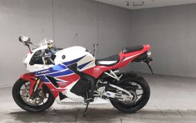 HONDA CBR600RR 2015 PC40
