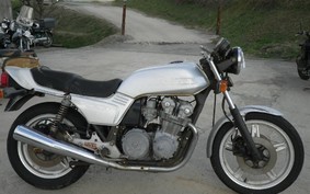 HONDA CB750F A RC04