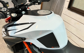 KTM 1290 SUPER DUKE R 2020 V3940