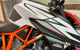 KTM 1290 SUPER DUKE R 2020 V3940